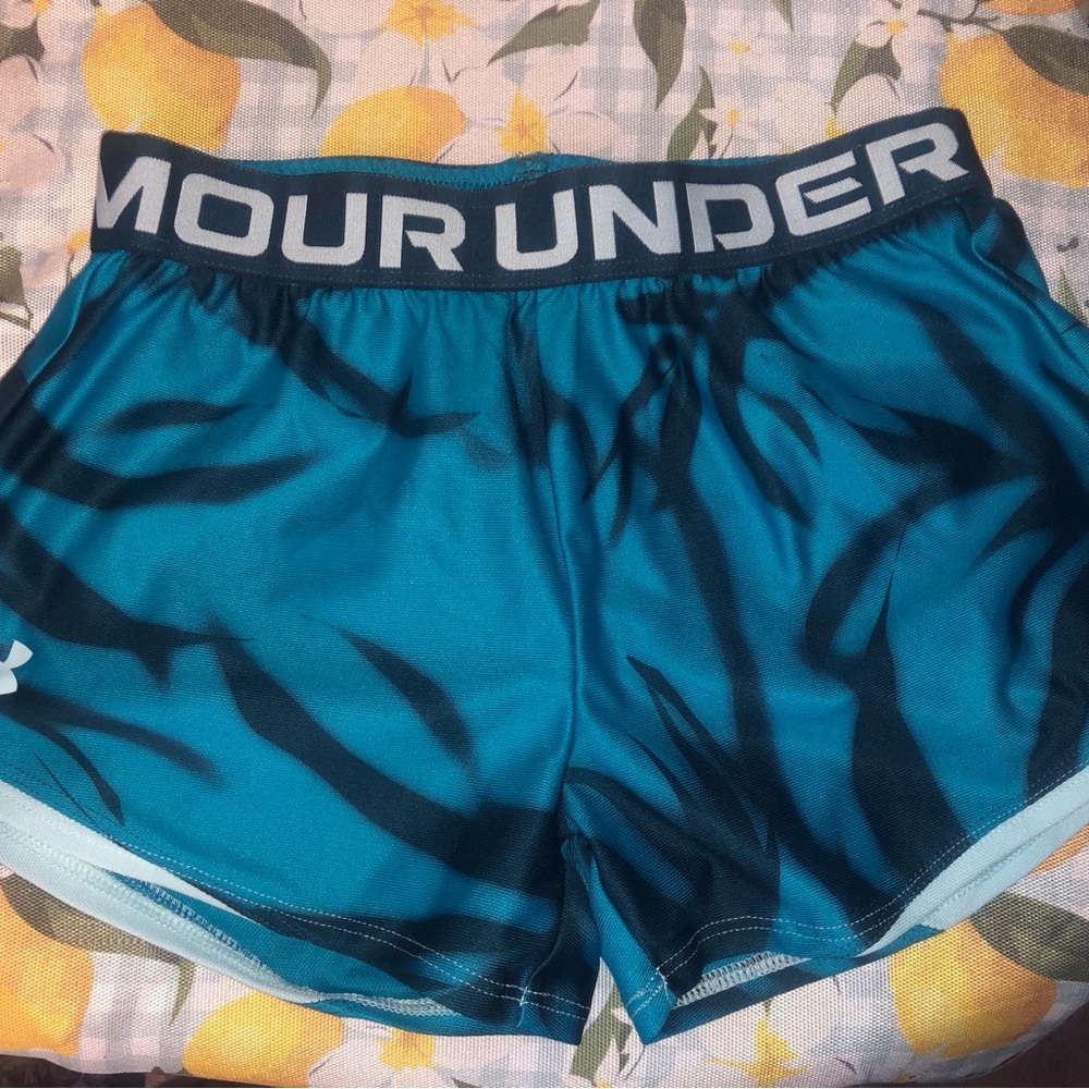Under Armour Girls Teal Patterned shorts